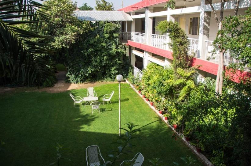 Palm Valley Hotel Sukkur Екстериор снимка